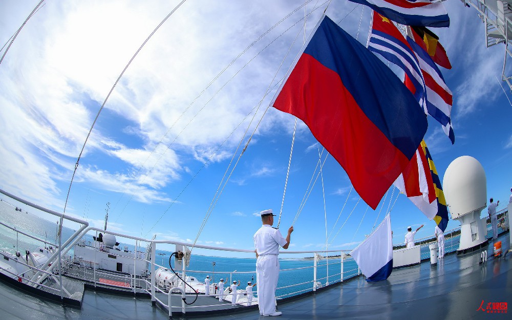 中国海军“和平方舟”号医院船首次访问基里巴斯