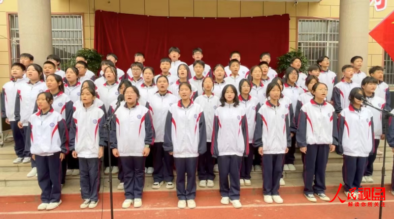 商丘市第七中学举行庆国庆中秋“双节”唱响校园红歌比赛